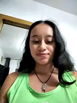 l0lita_emi's Webcam Show