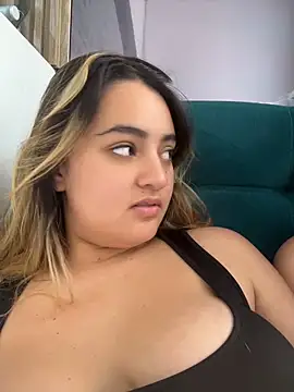 Antonella_Julieta Pertunjukan Webcam