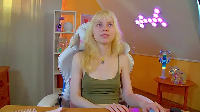 HannahHollis' Live XXX Chat