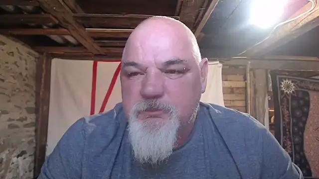 Newfiesausage1972 Adlı Modelin Web Kamerası Şovu