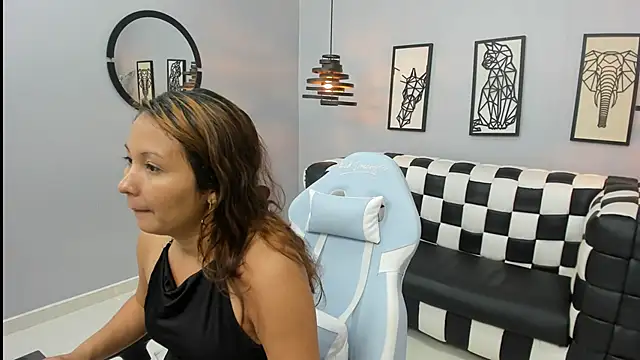 Maya_Naughty লাইভ XXX চ্যাট