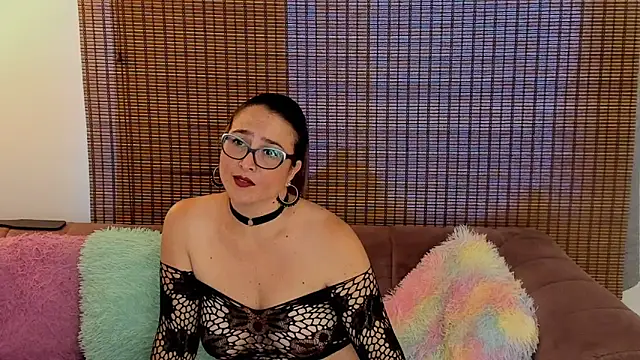 Chat +18 de ariana_cross ao vivo