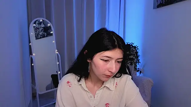 HanamiCei Adlı Modelin Canlı XXX Sohbeti