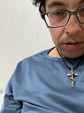 Hideen-real-faceのウェブカメラショー