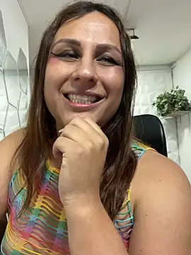 Analia_01 Show in webcam