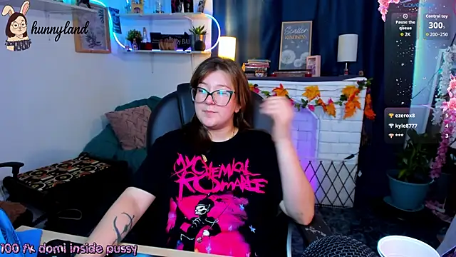 HunnyyLove Chat XXX live