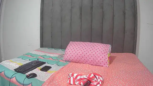 Princess-Mel21's Live XXX Chat