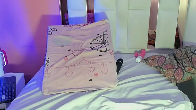 Alanna_hot3's Live XXX Chat