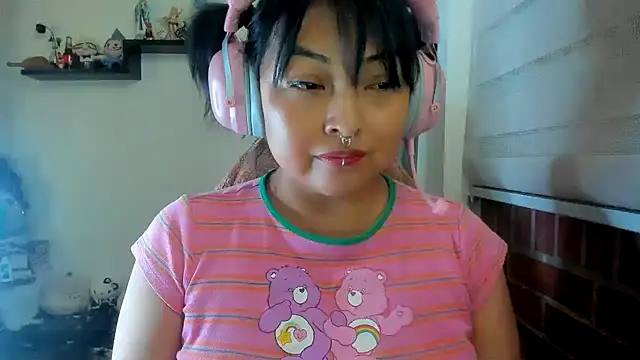 XXX chat uživo modela Shaddycute_