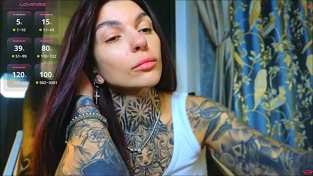 tattooedBabyyのライブXXXチャット