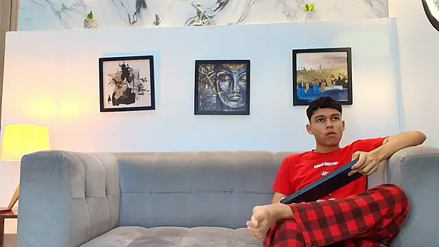 PRETTY_FEM Webcamshow