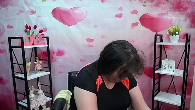 NeonilaLisova 现场XXX聊天