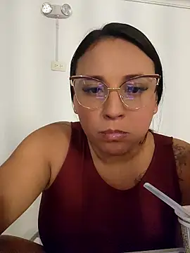 LizzRouse: онлайн-секс-чат