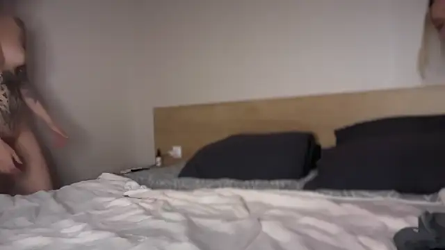 PinkNoir's Webcam Show