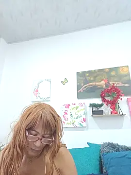 BustyMilf_'s Live XXX Chat