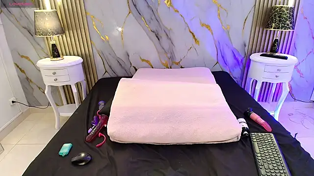 AprillRoss' Live XXX Chat