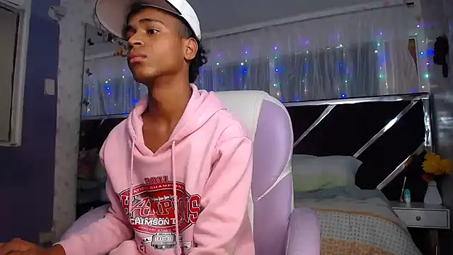 Santy_bigcock_01 在線直播表演