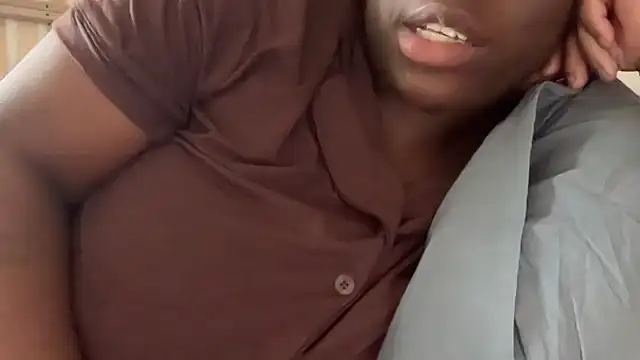 nanaisbackkのライブXXXチャット