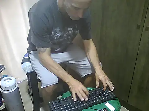 CabecaocwbprBrasil Show in webcam