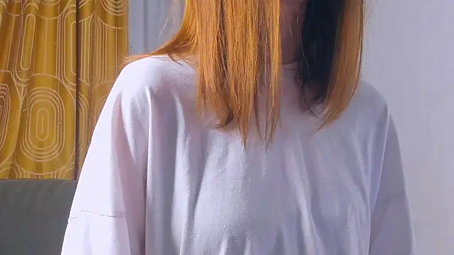 Show modela JanelleTeklu na web-kameri