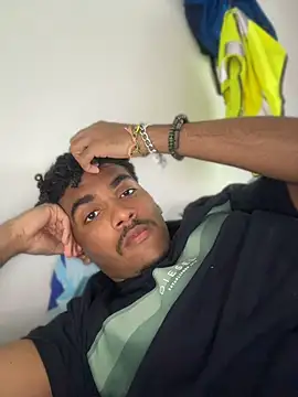 MrCa1: διαδικτυακό σόου στην κάμερα