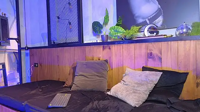 AlanCutee: απευθείας συνομιλία ΧΧΧ