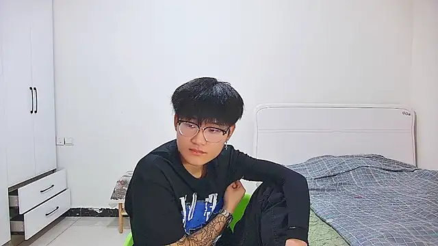 KK-cuteboy 现场XXX聊天