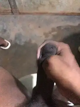 Show modela Jordipolla9inchesplus na web-kameri