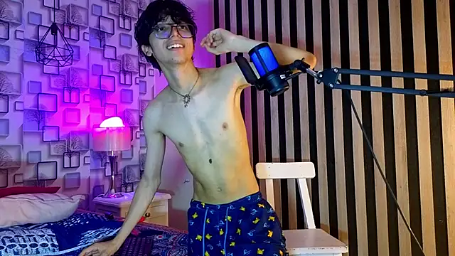 Twink_Sebas7 即時 XXX 聊天