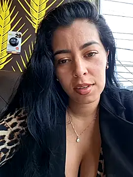 XXX chat uživo modela Luianna