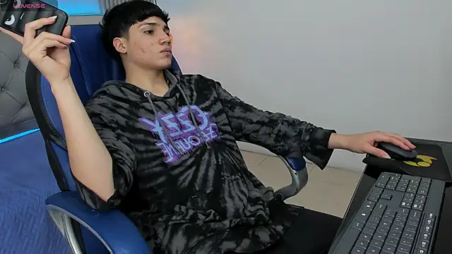 SamBlack_ Adlı Modelin Canlı XXX Sohbeti