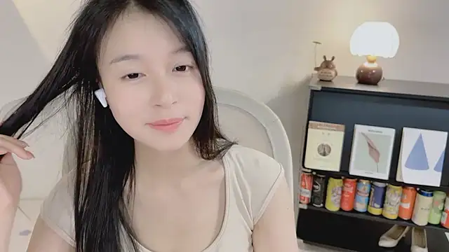 Onechestnut Adlı Modelin Canlı XXX Sohbeti