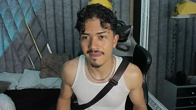 NicolaiKarav webcam show