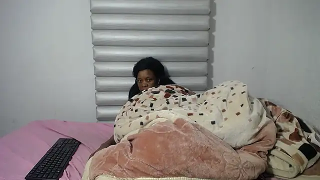 JoycyQueen Chat XXX live