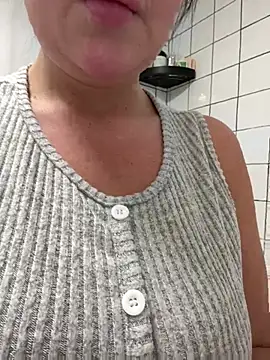 Chatroom XXX en direct de magical_mia