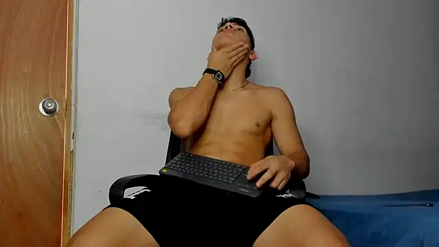 Pertunjukan Kamera Web andrew_rose_