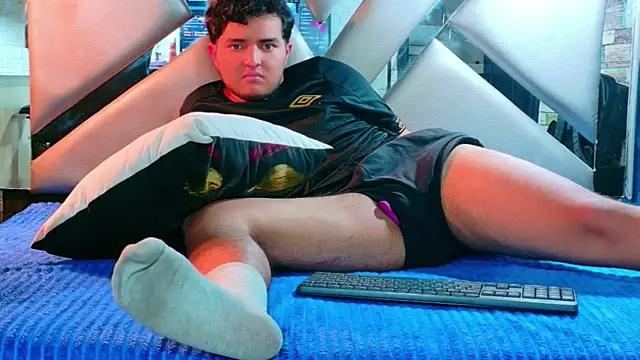 Chat +18 de Oliver_Jamees ao vivo