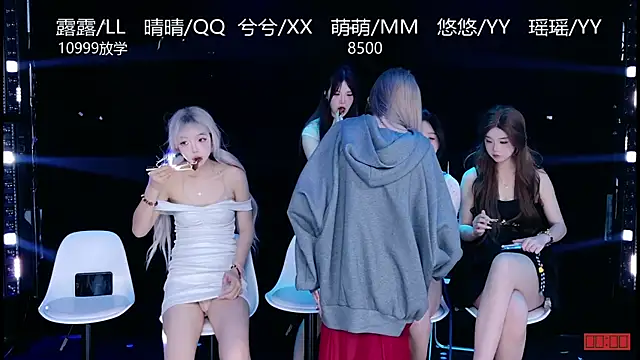 evo-002のライブXXXチャット