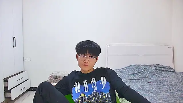 KK-cuteboy's Live XXX Chat