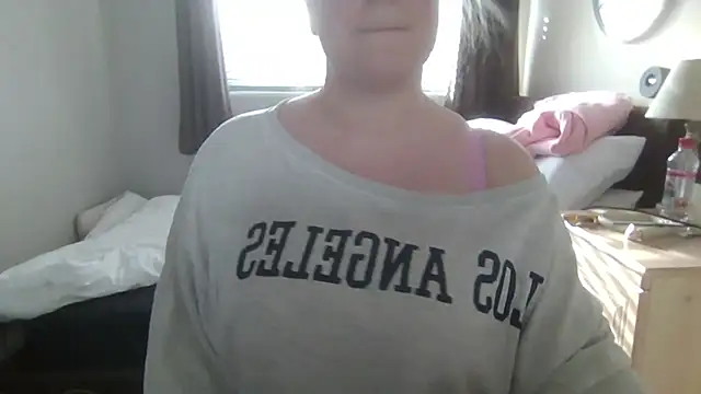 IvyWifey: онлайн-секс-чат