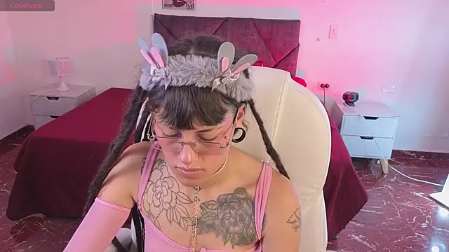 XXX chat uživo modela _sharlotte777