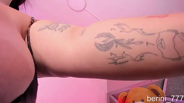 AmberiniHoffmanのライブXXXチャット