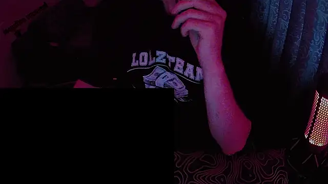 xXxHARDPORNxXx Adlı Modelin Canlı XXX Sohbeti