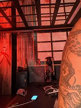 Pokazy przed kamerką – DarkDea