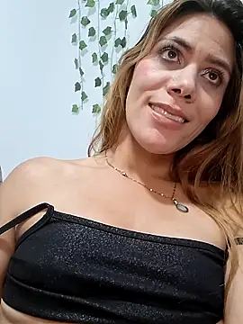 Elianasuarezz's Live XXX Chat