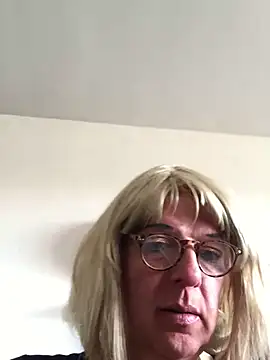 simone_xdressing Webcamshow