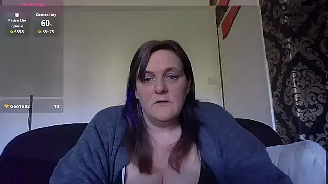 Sembang XXX Secara Langsung Busty-GilfQuinn