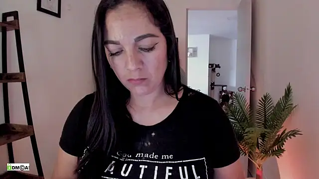 urcute_kitten's Live XXX Chat