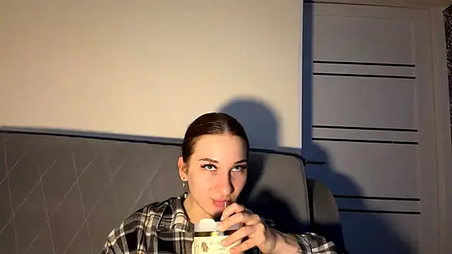 XXX chat uživo modela OliviaBuckaloo