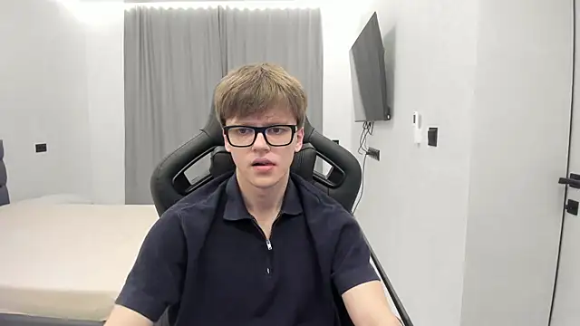 Вебкам-шоу bonekoambalabu